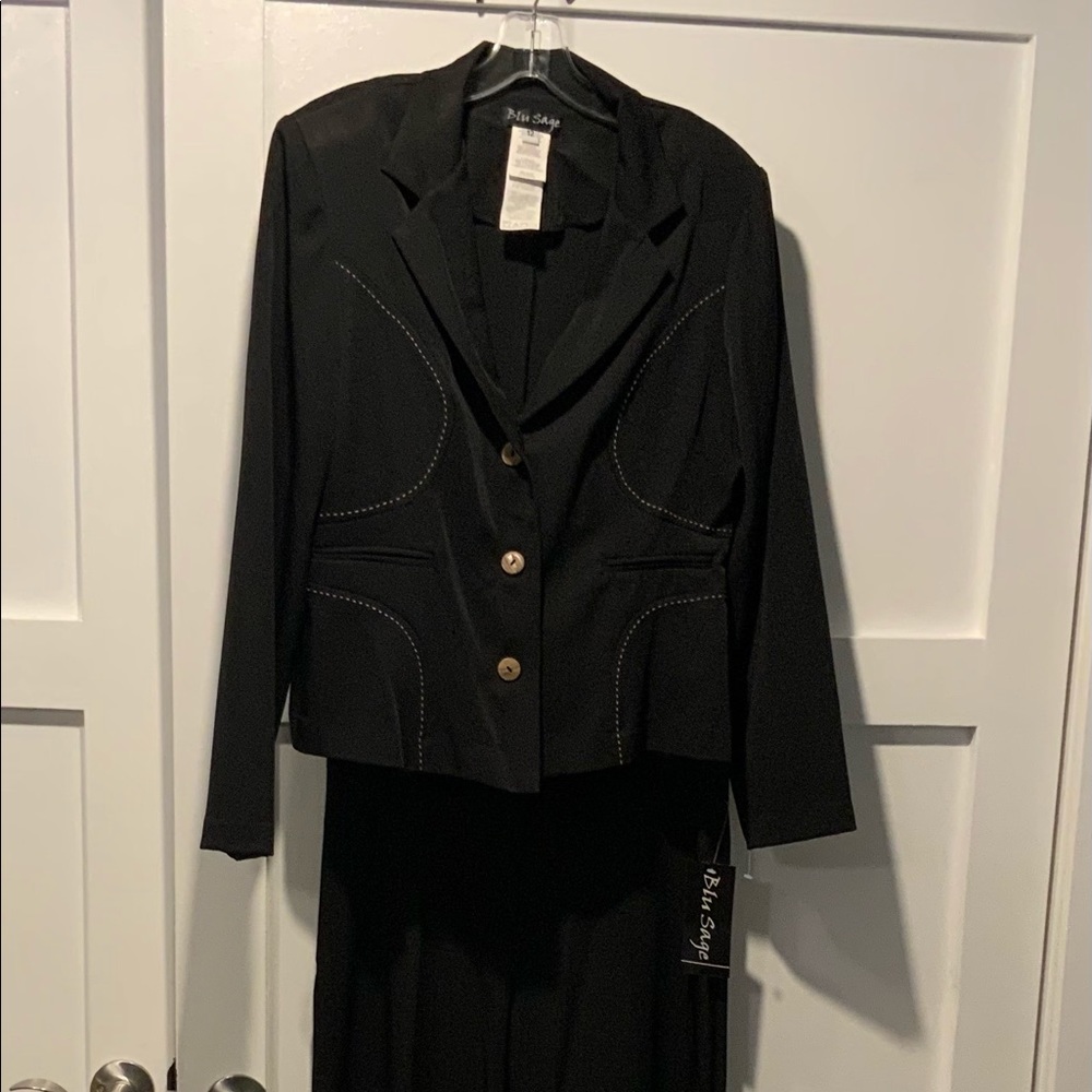 2 PC LADIES PANTS SUIT SIZE 12/14